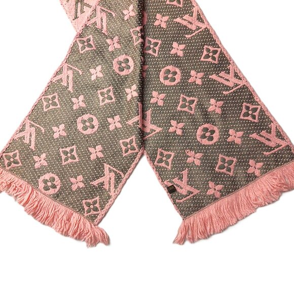 Louis Vuitton LV Pink Silver Shine Monogram Logomania Scarf Pre-Owned - Picture 11 of 13